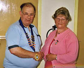 02.jpg (20388 bytes)